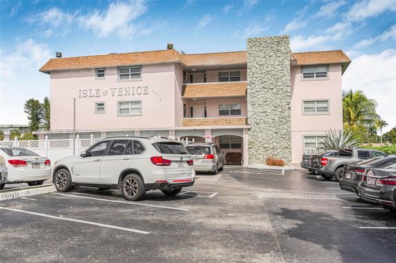 2775 Taft St # 301, Hollywood FL 33020