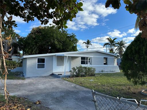 4711 SW 38th St, West Park FL 33023