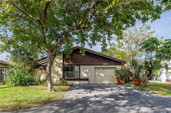 13585 SW 114th Ter, Miami FL 33186