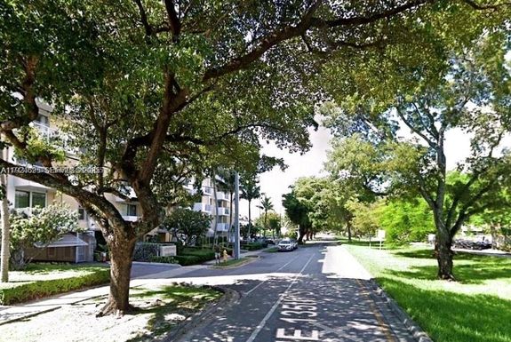 2020 NE 135 st # 903, North Miami FL 33181