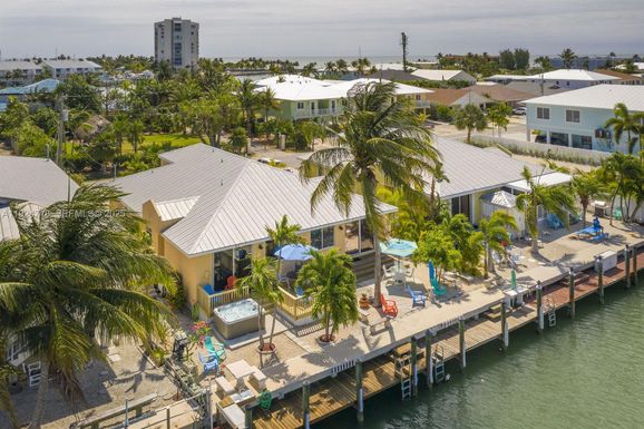 461 & 471 3rd St, Key Colony FL 33051