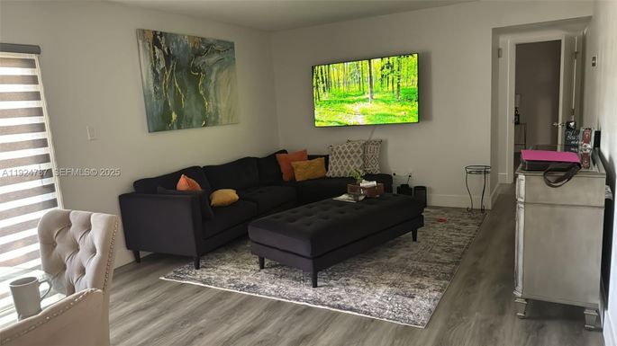 370 E LAUREL DR # 3e, Margate FL 33063