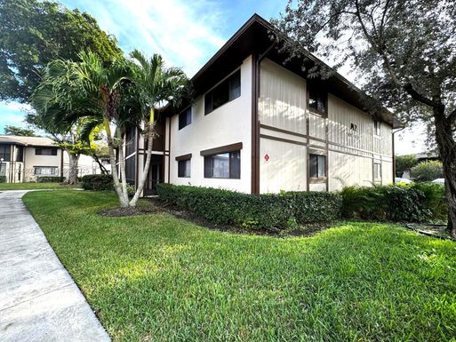 9530 N Belfort Cir # 108, Tamarac FL 33321