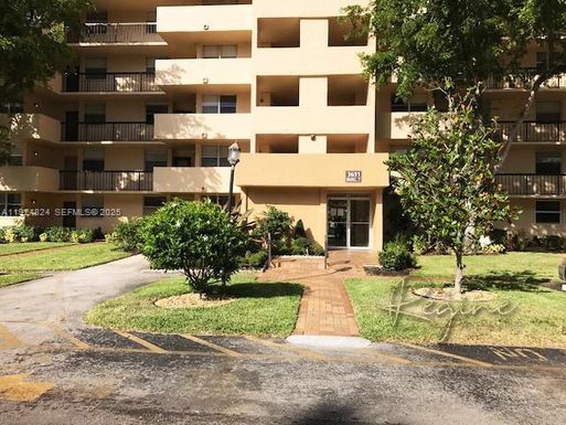 3651 Environ Blvd # 256, Lauderhill FL 33319