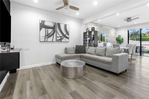 3337 W 91st Ter, Hialeah FL 33018