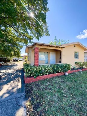 1814 Washington St # 4, Hollywood FL 33020