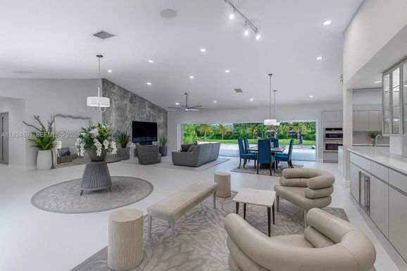 17873 W Fieldbrook Cir W, Boca Raton FL 33496