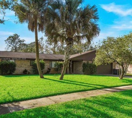 168 Westwood Dr, Daytona FL 32119