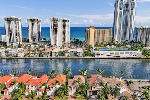 1575 Windjammer Way, Hollywood FL 33019