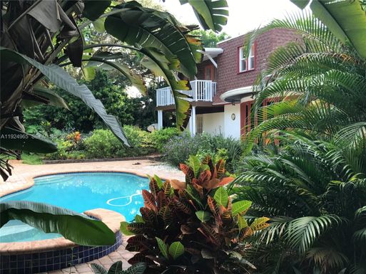 325 Bayberry Dr, Plantation FL 33317