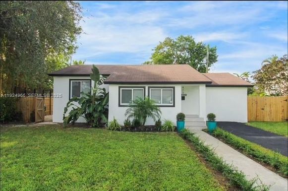 470 NE 110th St, Miami FL 33161