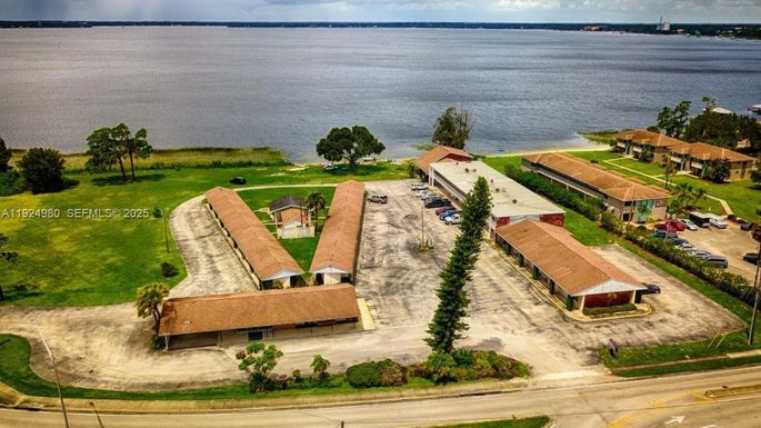 1001 LAKEVIEW DRIVE, Sebring FL 33870