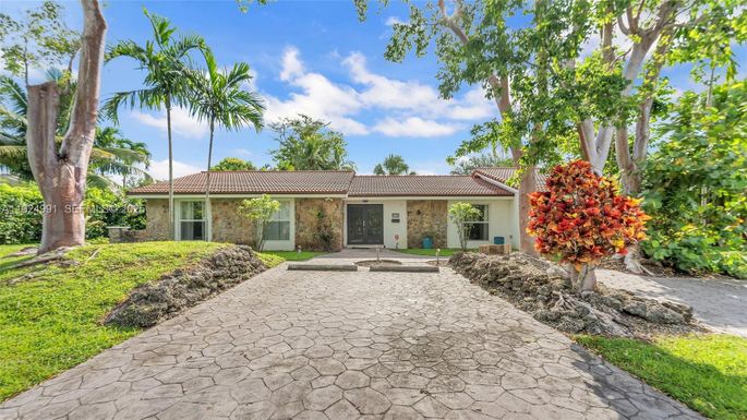 9220 SW 94th Pl, Miami FL 33176