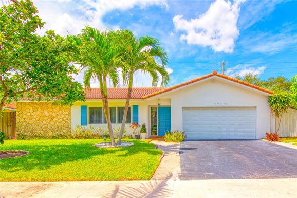 107 Winged Foot Ln, Boca Raton FL 33431
