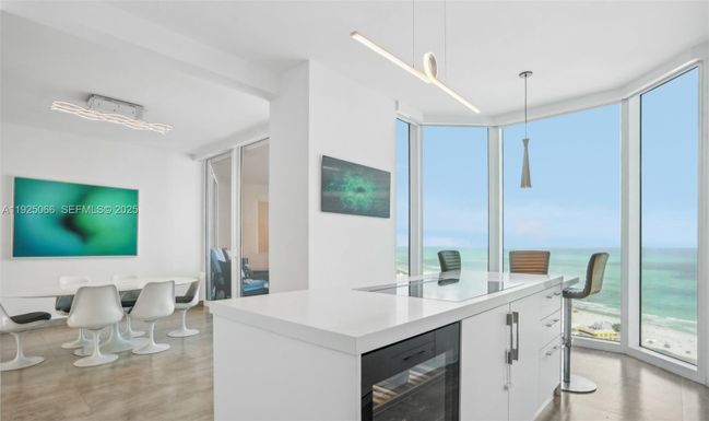 300 S Pointe Dr # 3502, Miami Beach FL 33139