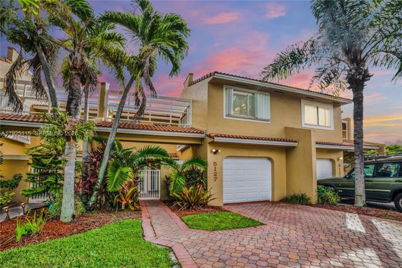 5127 NW 102nd Ct # 5127, Doral FL 33178