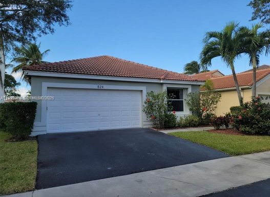 824 Stanton Dr, Weston FL 33326