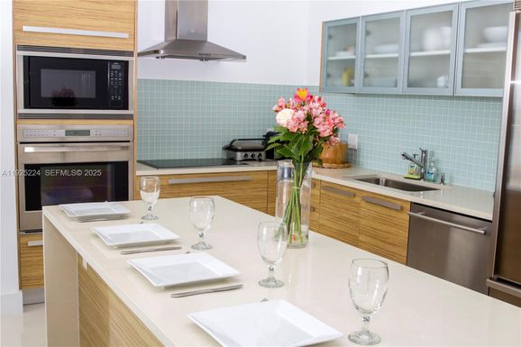 2020 N Bayshore Dr # 809, Miami FL 33137