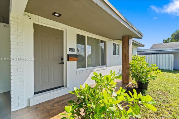 230 SW 29th Ave, Fort Lauderdale FL 33312