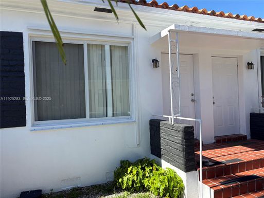 1035 SW 3rd St # 2, Miami FL 33130