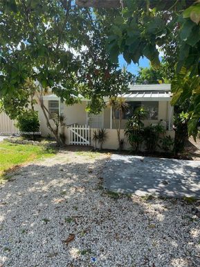 170 NW 39th St, Miami FL 33127