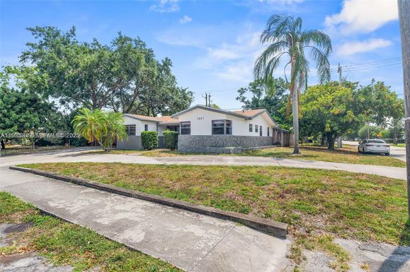 3801 N 66th Ave # 3801, Hollywood FL 33024