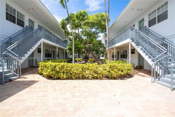 330 84th St # 9, Miami Beach FL 33141