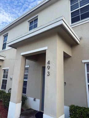 493 NE 4th St, Florida City FL 33034