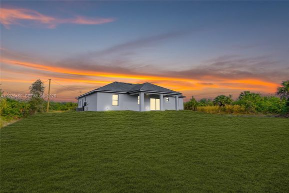 140 Pennfield St, Lehigh Acres FL 33974