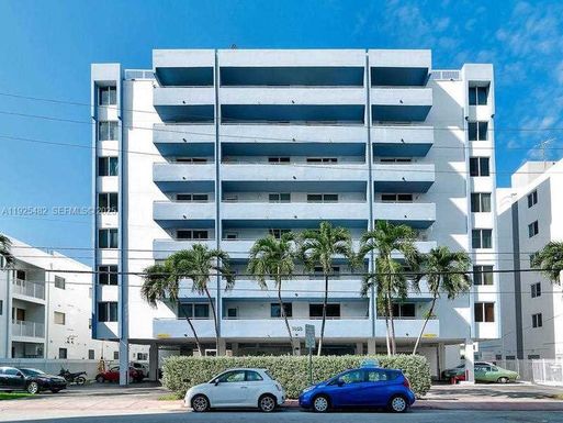 1658 Bay Rd # 505, Miami Beach FL 33139