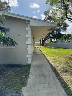 3970 SW 58th St # 1, Dania Beach FL 33312