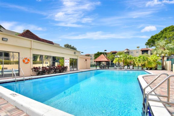 10501 W Broward Blvd # 304, Plantation FL 33324