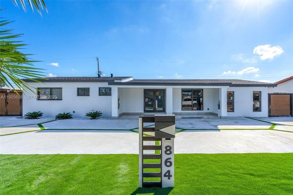 864 W 69th Pl, Hialeah FL 33014