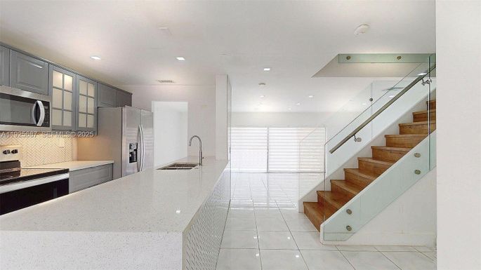 8212 NW 8th Pl # 2, Plantation FL 33324