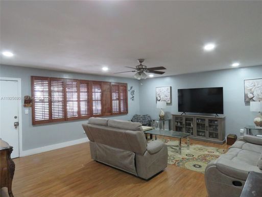 11840 NE 19th Dr # 26, North Miami FL 33181