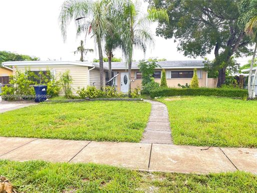 9711 Caribbean Blvd, Cutler Bay FL 33189