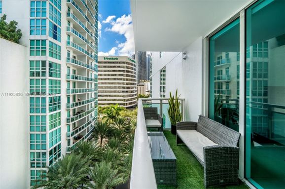 950 Brickell Bay Dr # 803, Miami FL 33131