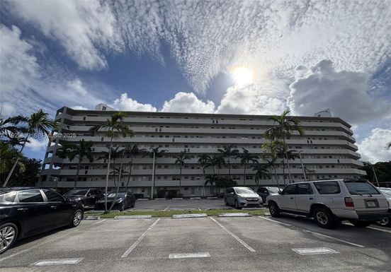 1750 NE 191st St # 4, Miami FL 33179