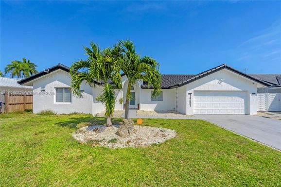 14631 SW 162nd St, Miami FL 33177