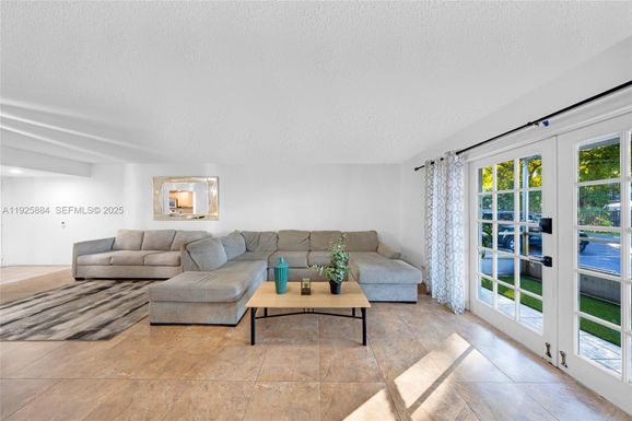 7554 Stirling Rd # 102, Davie FL 33024