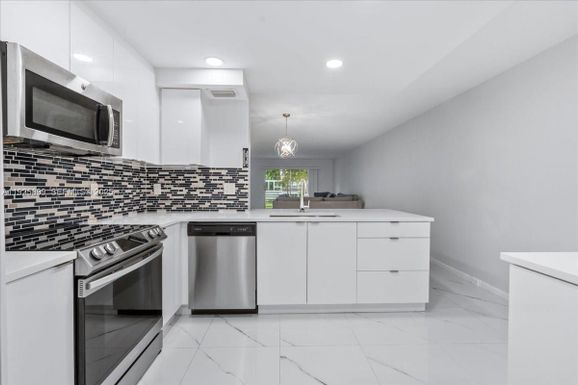 2303 Lucaya Ln # E2, Coconut Creek FL 33066