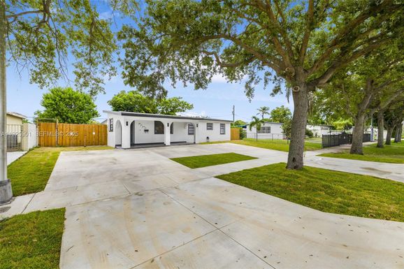 5425 SW 112th Ave, Miami FL 33165