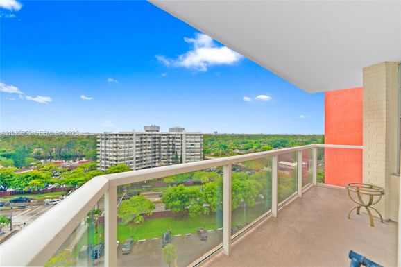 1301 NE Miami Gardens Dr # 1025W, Miami FL 33179