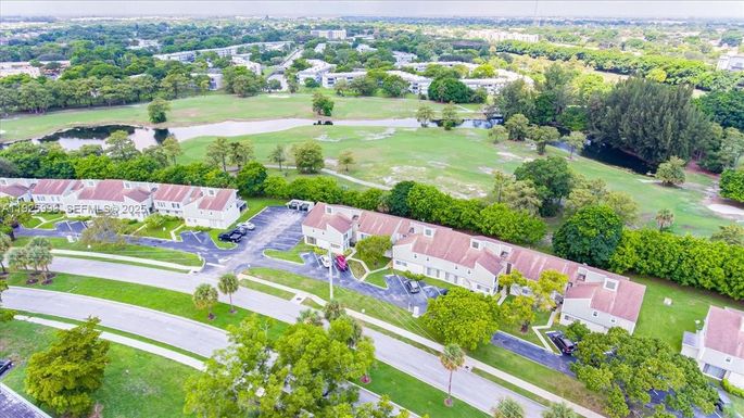 8105 Lagos De Campo Blvd # 2, Tamarac FL 33321