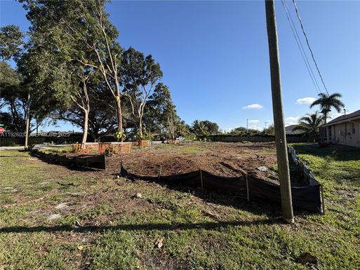 2830 NW 118th Ave, Plantation FL 33323