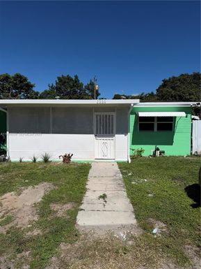 6239 Grant Ct, Hollywood FL 33024