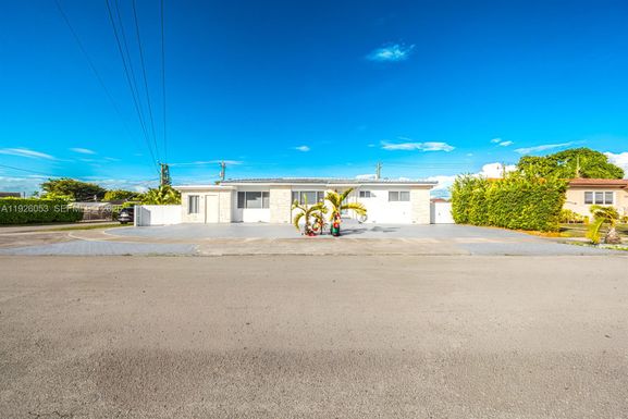 9365 SW 44th St, Miami FL 33165