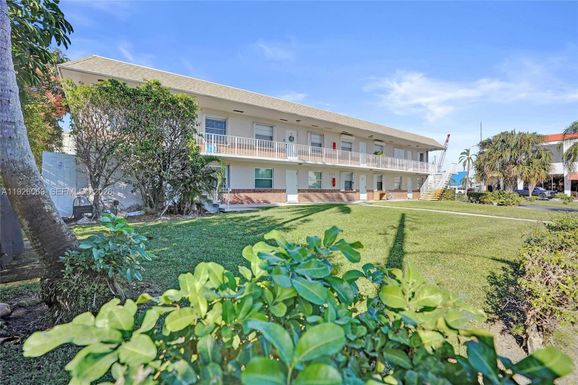 243 Castlewood Dr # 2, North Palm Beach FL 33408