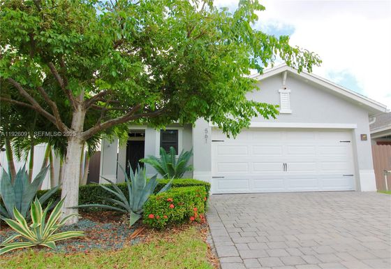 561 NE 6th Pl, Florida City FL 33034
