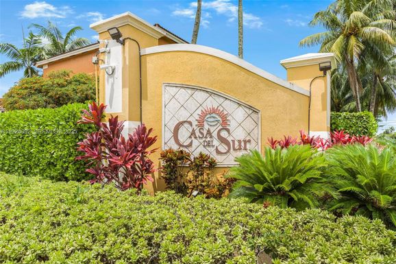 755 E Mowry Ct, Homestead FL 33030